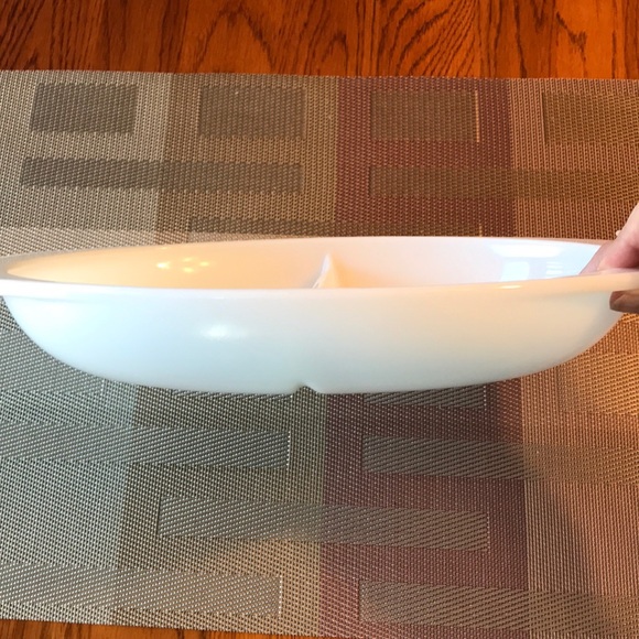 “Pyrex” Vintage 1 1/2 Qt. Divided Dish - Picture 4 of 4